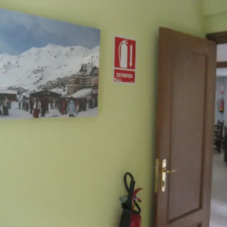 Turistico Rio Aragon Canfranc