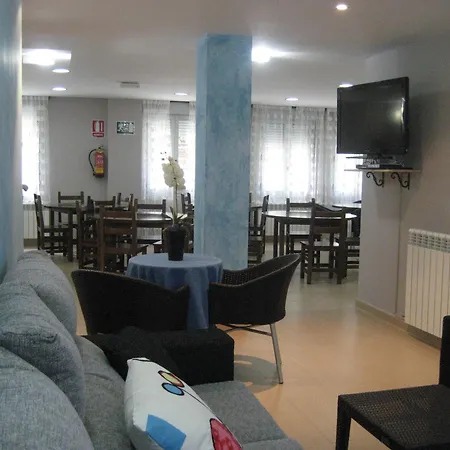 Hostel Turistico Rio Aragon Canfranc