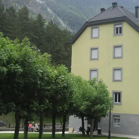 Hostel Turistico Rio Aragon *