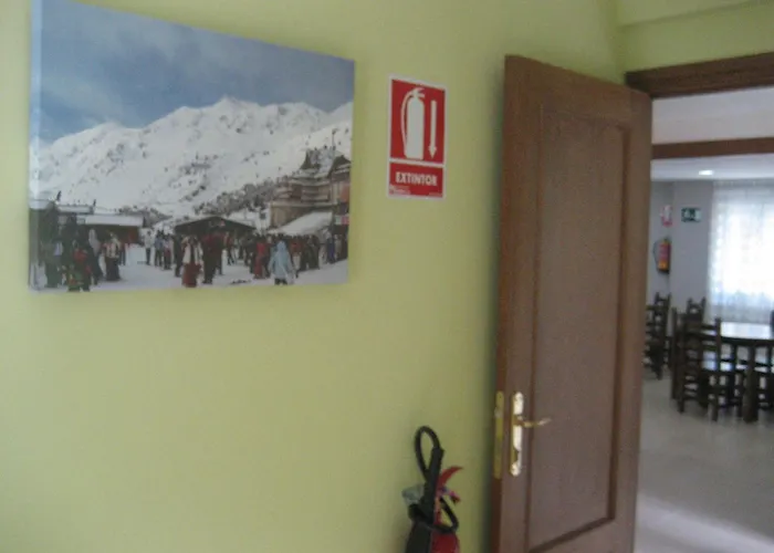 Turistico Rio Aragon Canfranc